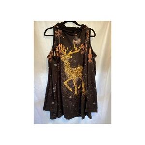 Long sleeve shirt with open shoulders